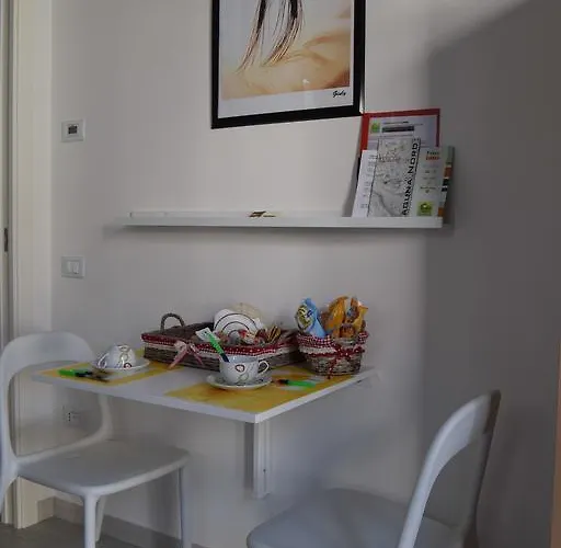 Casa E Per Lavoro Tessyhouse Bed & Breakfast 4*